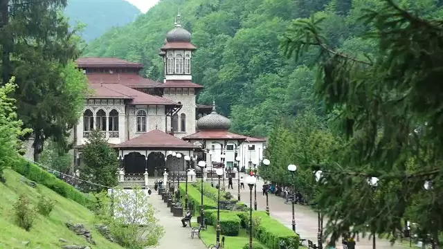 „Perla Moldovei”, stațiunea care atrage turiști din toată Europa, pregătită de noul sezon. Hotelierii au pregătit oferte
